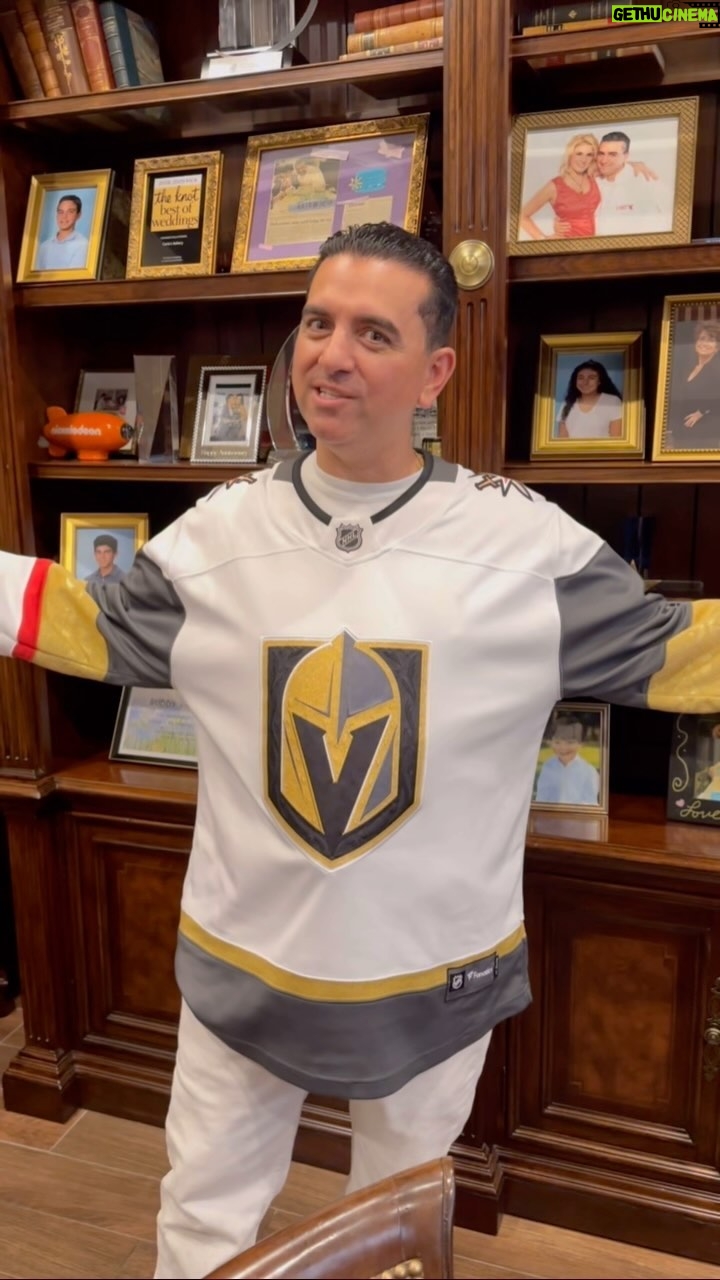 Buddy Valastro Instagram - Remember that time we won the #stanleycup ? Yeah…WE DO TOO! Happy season opening to my second home #vegas on their game tonight! #jerseyeats #buddyvalastro #thelinq #lasvegas #thefortress #vgk #goknightsgo #vegasgoldenknights #itsknighttime #hockeyinthedesert #nhl T-Mobile Arena