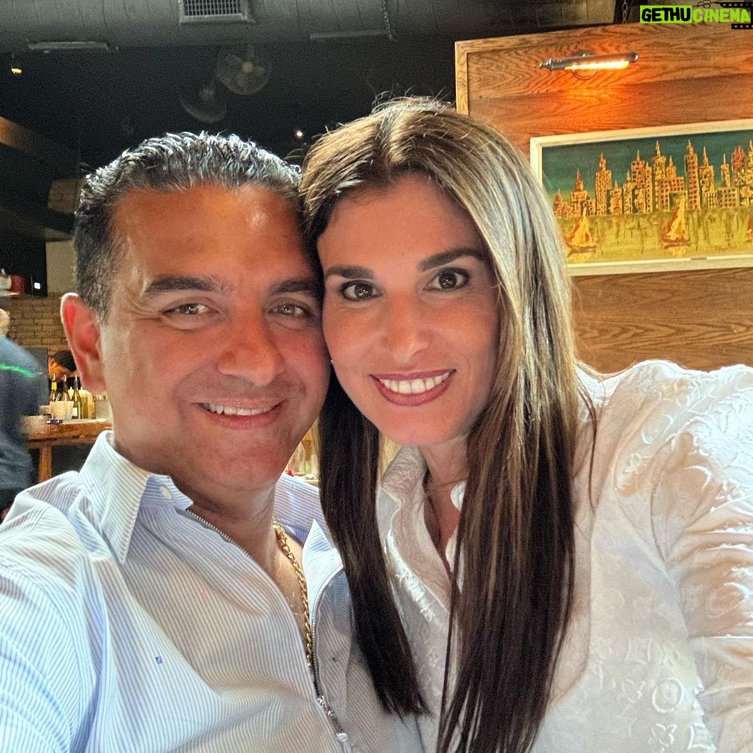 Buddy Valastro Instagram - What a great meal @antique_bar_bakery in Hoboken with my gorgeous wife @lisavalastro4 🍽️❤️ the food was delicious, one of my favorite spots in #hoboken #AntiqueBarAndBakery #HobokenEats #DateNightDelights #antiquebarbakery #datenight Antique Bar & Bakery