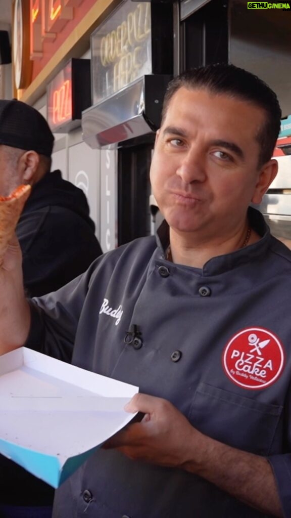 Buddy Valastro Instagram - When the Boss is right, he’s right! Come and grab your slice! #buddyvalastro #pizzacake #vegas #vegasstrip #harrahs #pizza #bestpizza #sliceslicebaby #thebestpartaboutmakingpizza #eatingpizza Las Vegas, Nevada