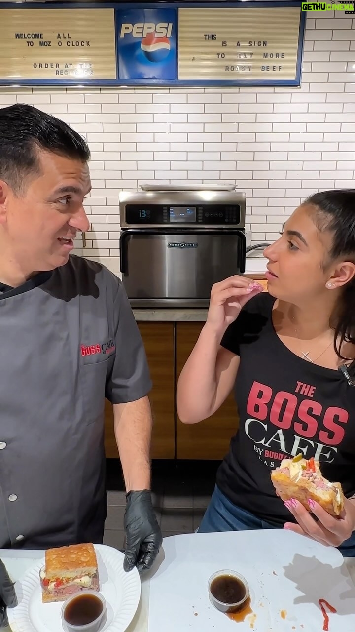 Buddy Valastro Instagram - Sundays are for sandwiches with famiglia! Enjoy a casual and delicious bite today at Boss Cafe! #bosscafe #buddyvalastro #famiglia #fatherdaughtertime #thelinq #vegas #casualdining #sandwich #roastbeefsandwich