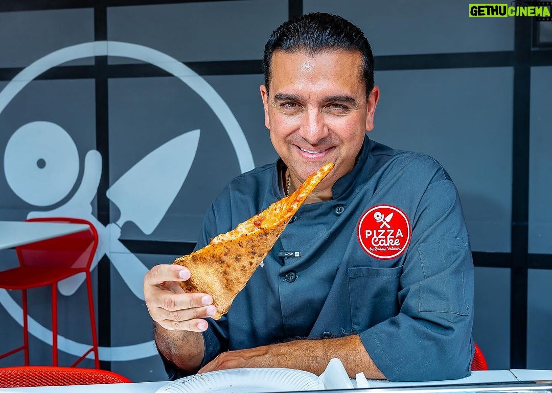 Buddy Valastro Instagram - New Year’s Resolution No. 3 - eat all the food groups in one delicious bite! #pizzacake #buddyvalastro #vegas #neworleans #harrahs #pizza #eatpizza #foodgroups #worksmarternotharder #newyearsresolution