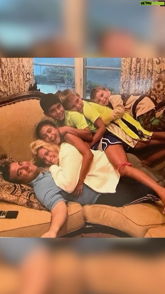 Buddy Valastro - 129.5K Likes - Happy Holidays from the Valastros! ❄️🎂