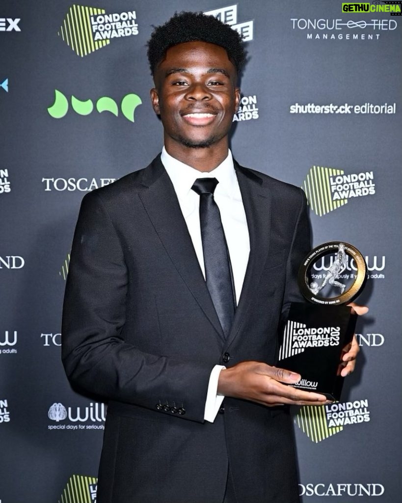 Bukayo Saka Instagram - Thank you to the London Football Awards for awarding me Men's Young Player of the Year 🏆 It's an honour to win it for a second time and congratulations to all the other winners! 👏🏿 #GodsPlan
