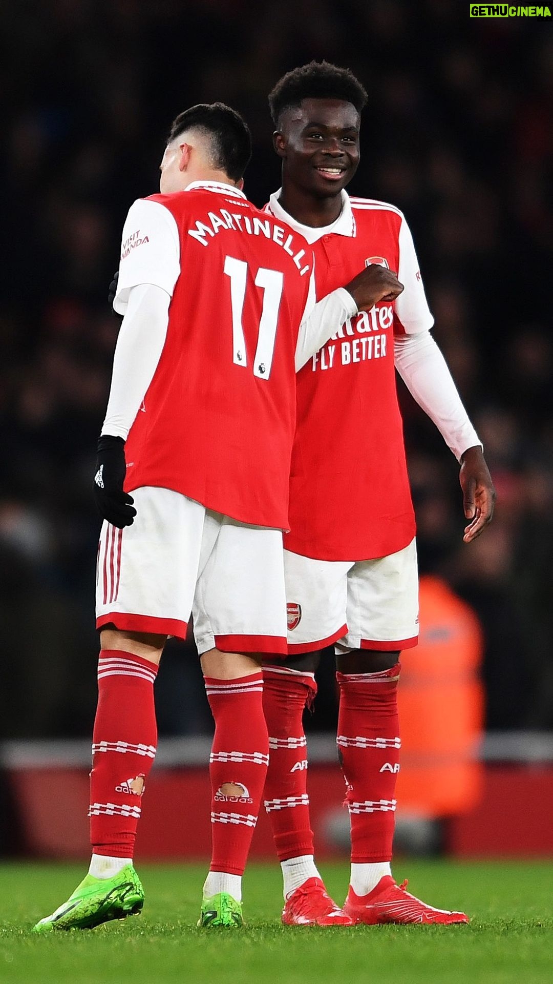 Bukayo Saka Instagram - Winning together 😍 Emirates Stadium
