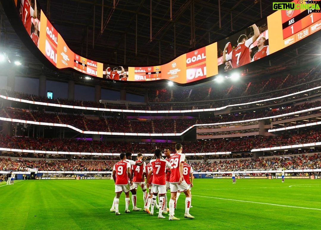 Bukayo Saka Instagram - Thank you LA! ☀️🇺🇸 SoFi Stadium