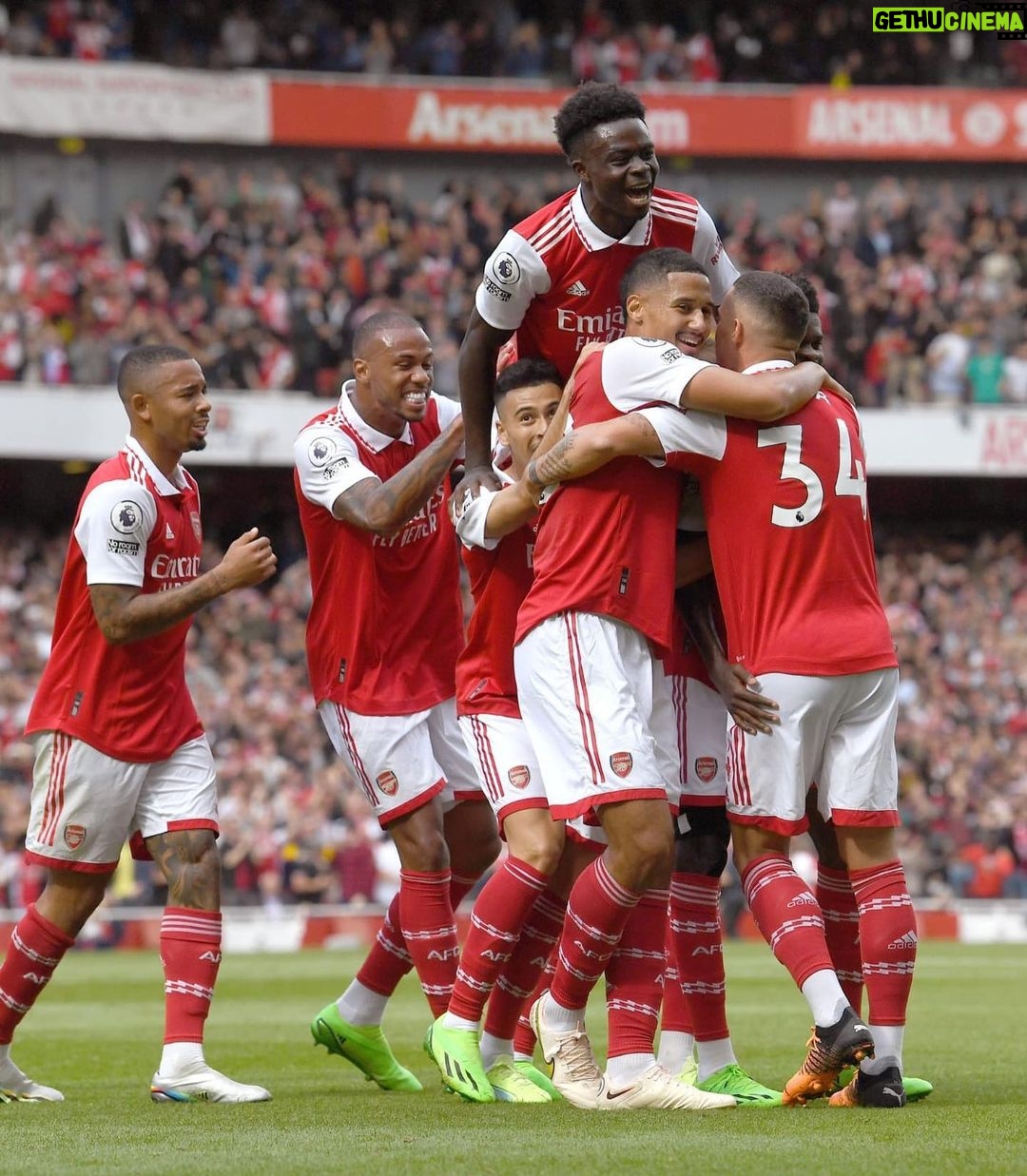 Bukayo Saka Instagram - WE run this place ! #COYG🔴 Emirates Stadium