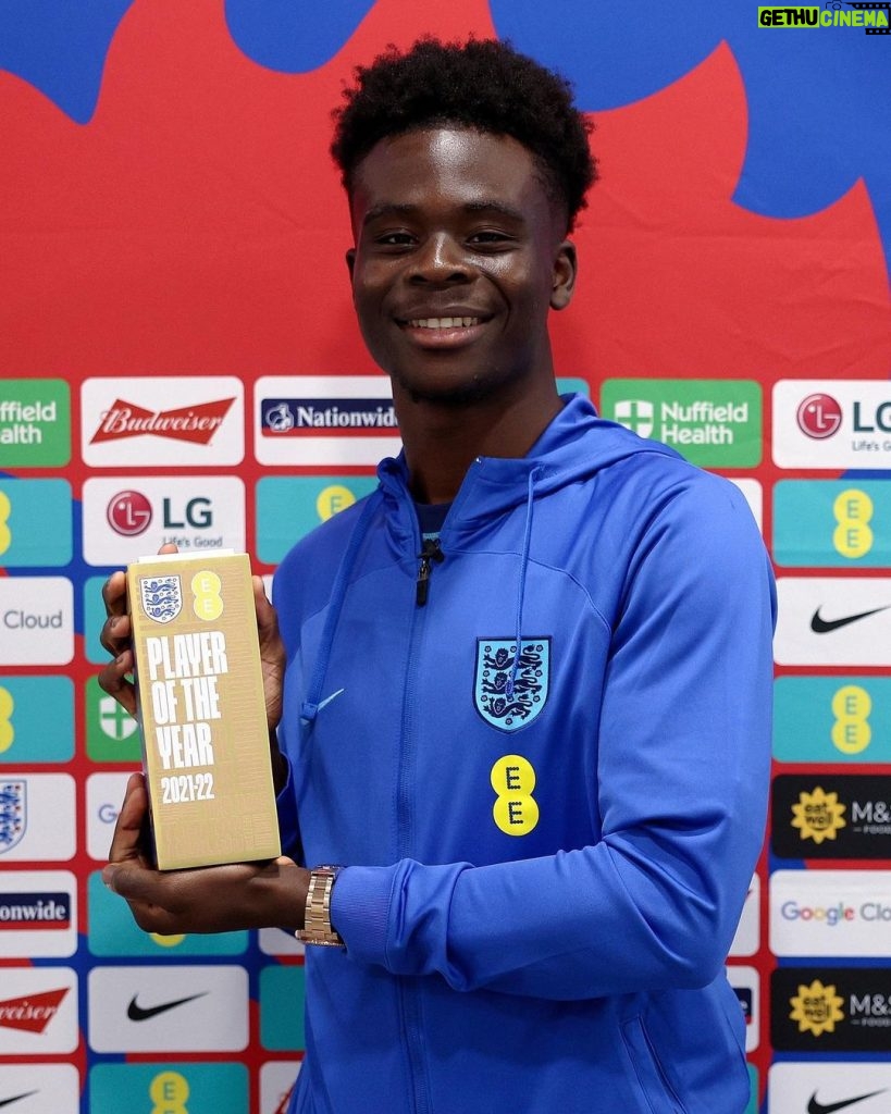 Bukayo Saka Instagram - England Men’s Player of the Year 🤩🏆 This is a such a special honour for me and I’m so grateful to everyone who voted. God is Great !
