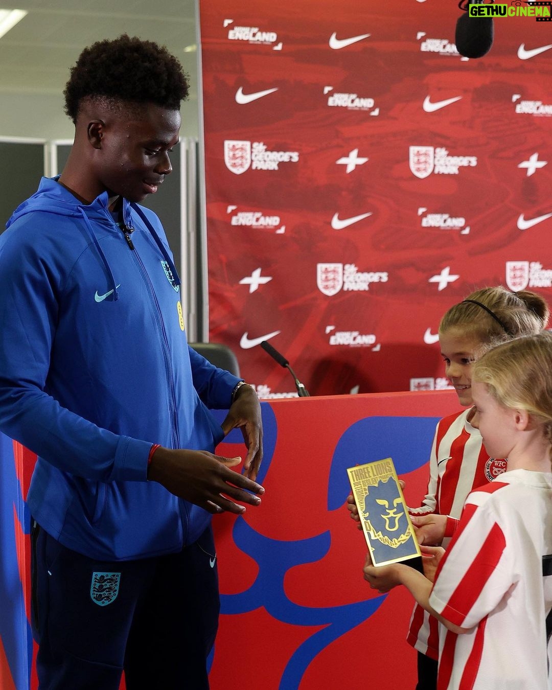 Bukayo Saka Instagram - England Men’s Player of the Year 🤩🏆 This is a such a special honour for me and I’m so grateful to everyone who voted. God is Great !