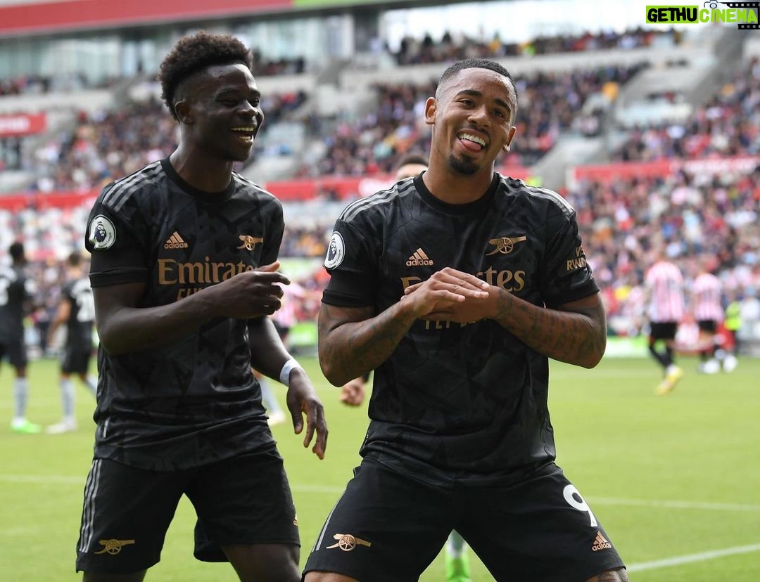 Bukayo Saka Instagram - Perfect way to go into the international break ! Enjoy gunners 😆🕺🏾