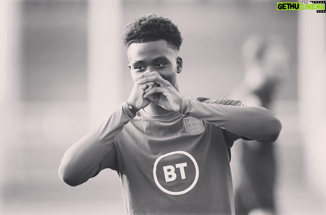 Bukayo Saka Instagram - I am gutted to withdraw from @england camp but I have tested positive for Covid-19 and I will be isolating until I am negative. I’ll be supporting the boys from home this weekend and I can’t wait to be being back doing what I love soon 🙏🏿