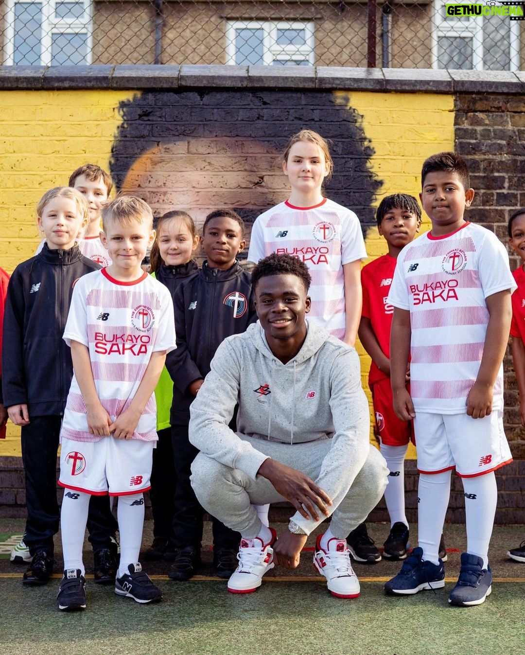 Bukayo Saka Instagram - Special feeling going back to my primary school yesterday. Just a few years ago I was in the same shoes of all the kids who are young with big dreams and I hope my return will remind them to believe they can achieve anything ! ❤️ God's Plan