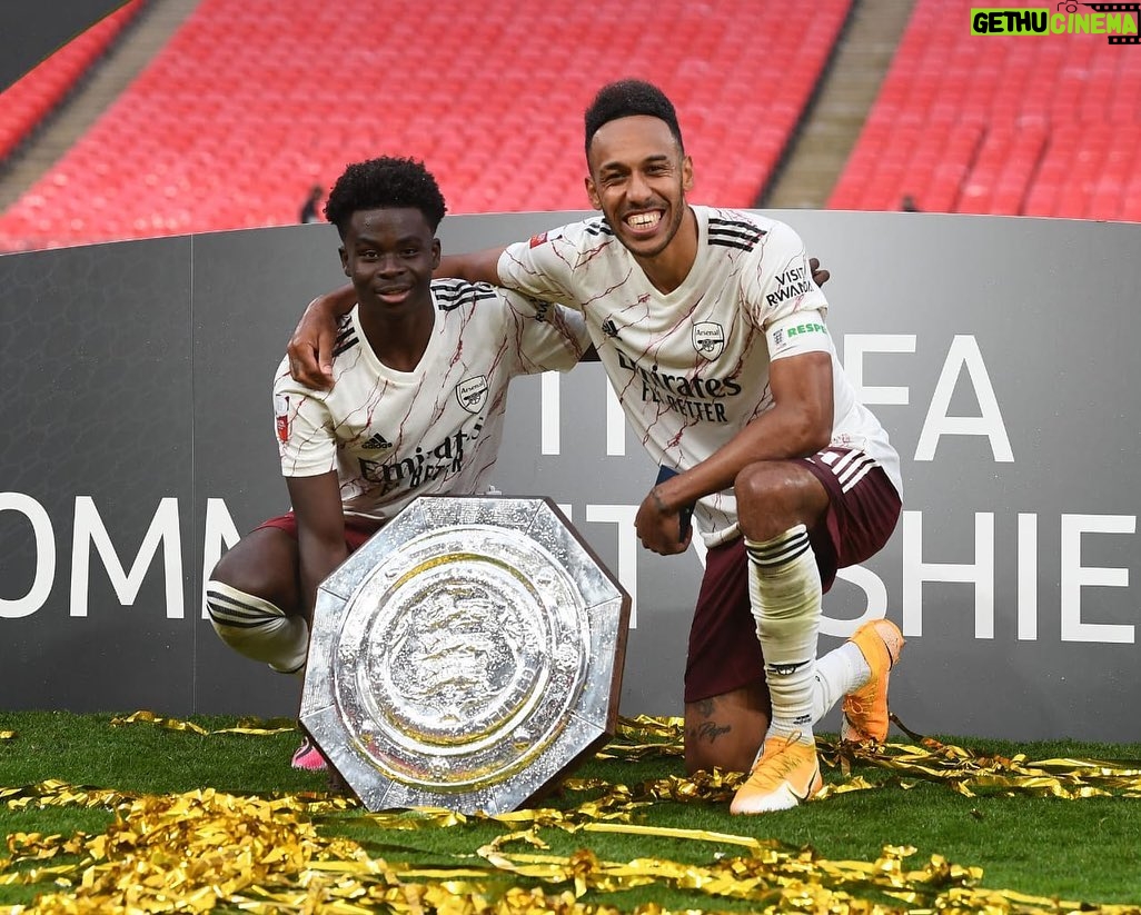 Bukayo Saka Instagram - Thank you for everything @auba Legend 👑