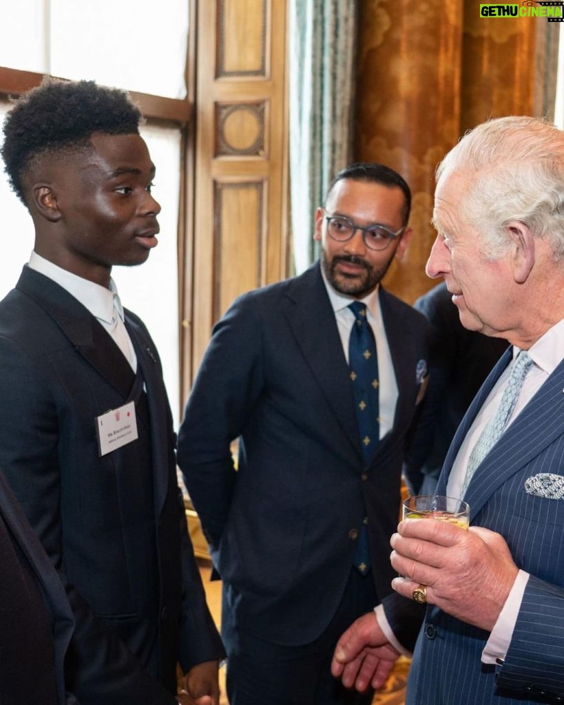 Bukayo Saka Instagram - It’s not every day that you get an invite to Buckingham Palace! Thank you to The Prince of Wales and The Duchess of Cornwall for inviting me and my family yesterday to celebrate the contribution of the people of the Commonwealth in the UK. It was a pleasure to meet everyone and be in a room filled with great people! 🤝 @clarencehouse
