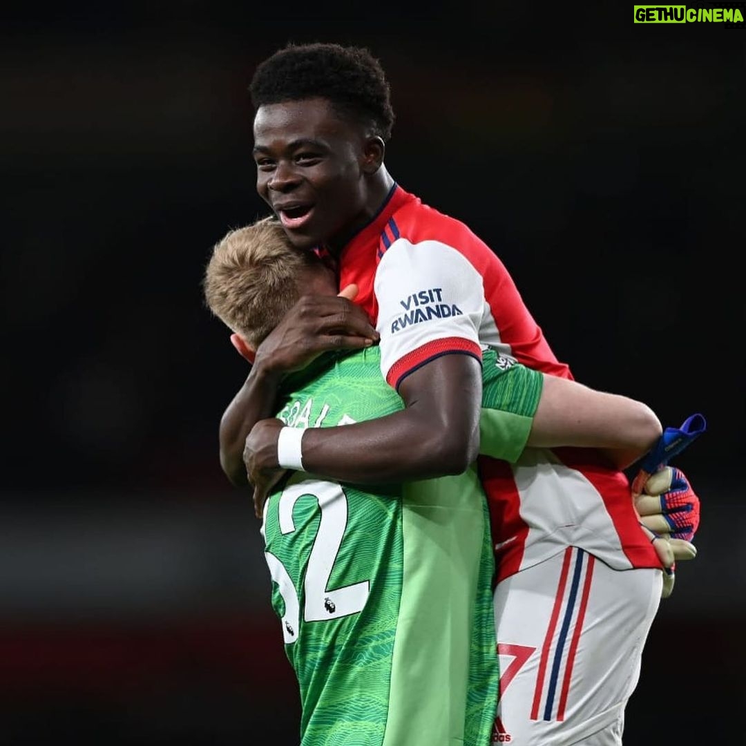 Bukayo Saka Instagram - No words needed.. 😍😍 Emirates Stadium