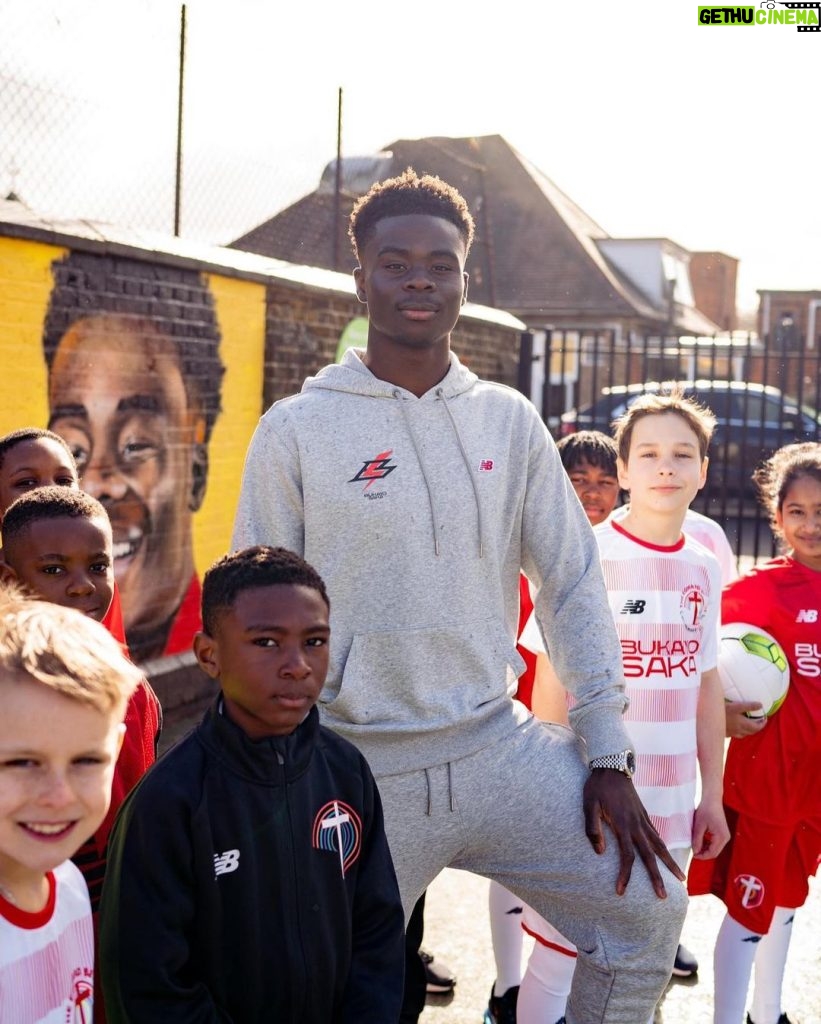 Bukayo Saka Instagram - Special feeling going back to my primary school yesterday. Just a few years ago I was in the same shoes of all the kids who are young with big dreams and I hope my return will remind them to believe they can achieve anything ! ❤️ God's Plan