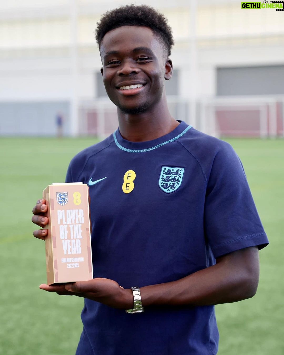 Bukayo Saka Instagram - Back to back, what an honour š Thank you to everybody who voted me England's Men's Player of the year Iām very grateful ššæ #GodsChild