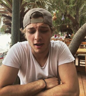 Burak Tozkoparan Instagram - 