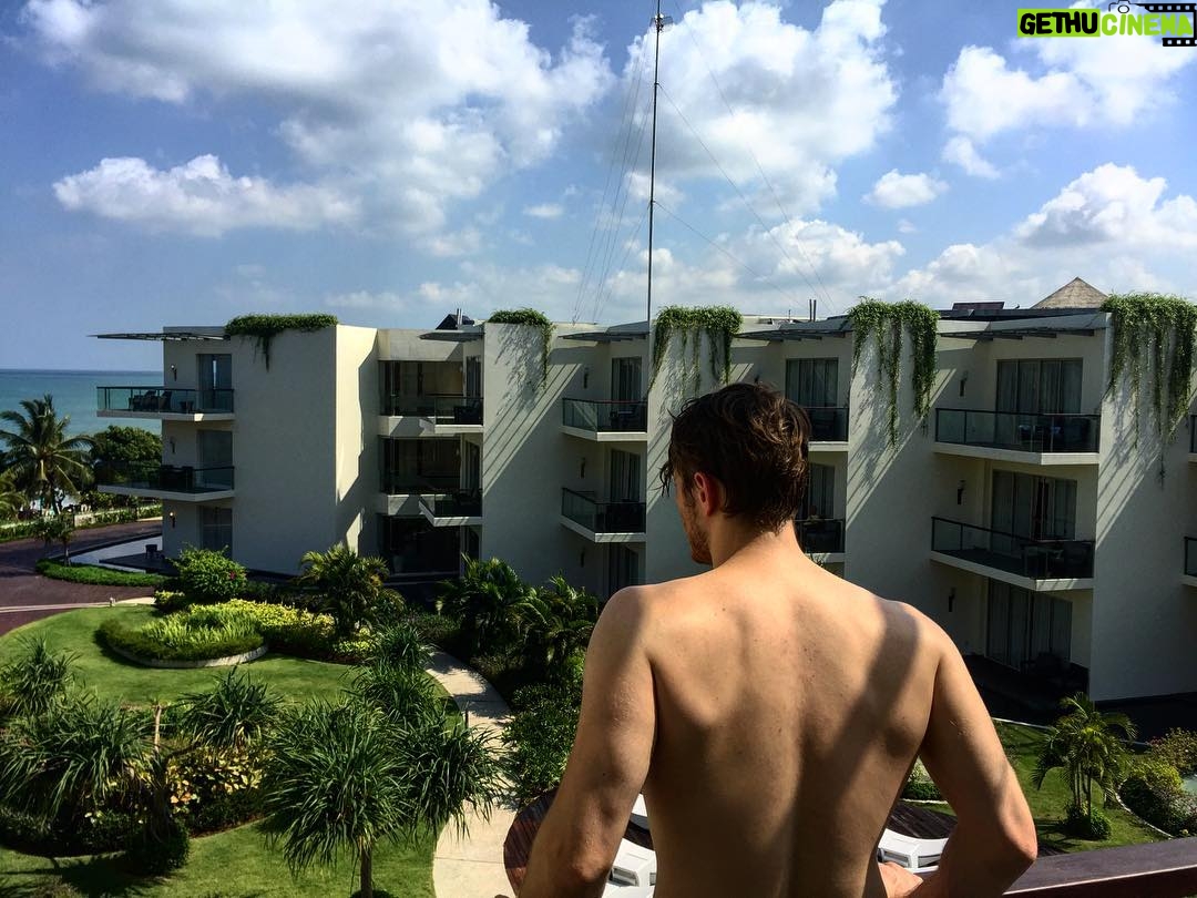 Burak Tozkoparan Instagram - Kuta Beach Bali