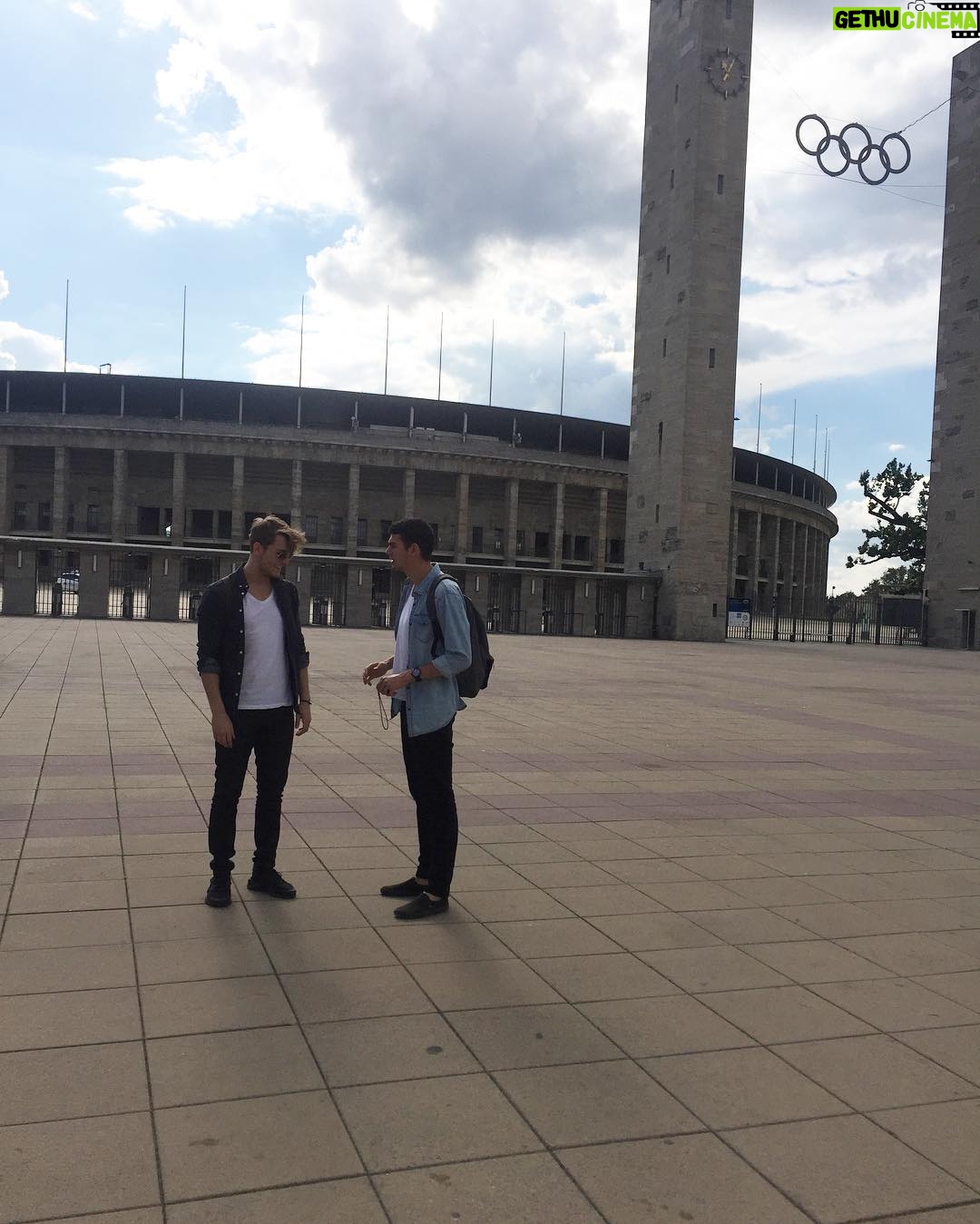 Burak Tozkoparan Instagram - ne diyon kardo ? Olympiastadion Berlin