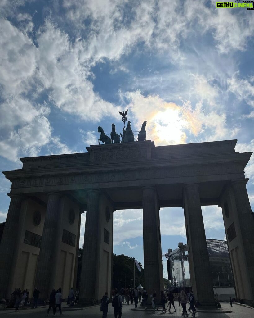 Burak Tozkoparan Instagram - berliner dump 👽🤘 Berlin, Germany