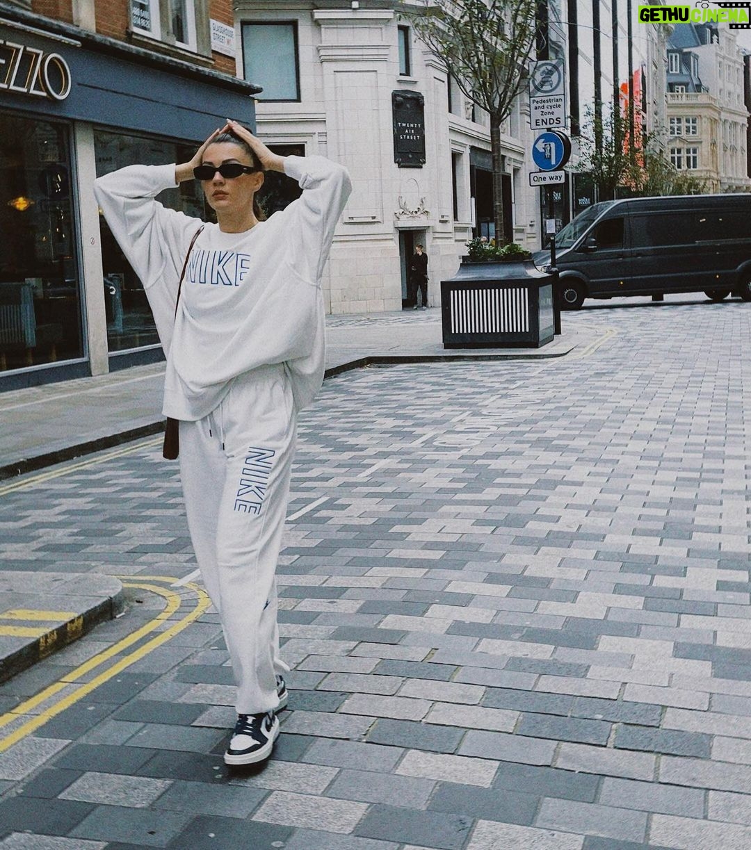 Burcu Özberk Instagram - I’ll be back soon 🖤 London, England, UK