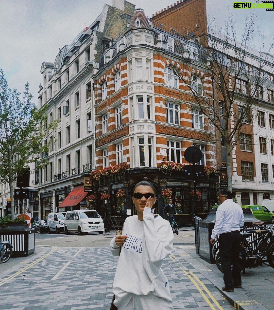 Burcu Özberk Instagram - I’ll be back soon 🖤 London, England, UK