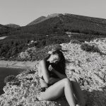 Burcu Özberk Instagram - İyi gelmez mi hiç deniz havası? 🖤 #tbt