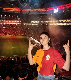 Burcu Özberk Instagram - 🦁 ŞAMPİYONLUK BİZE ÇOK YAKIŞTI🦁