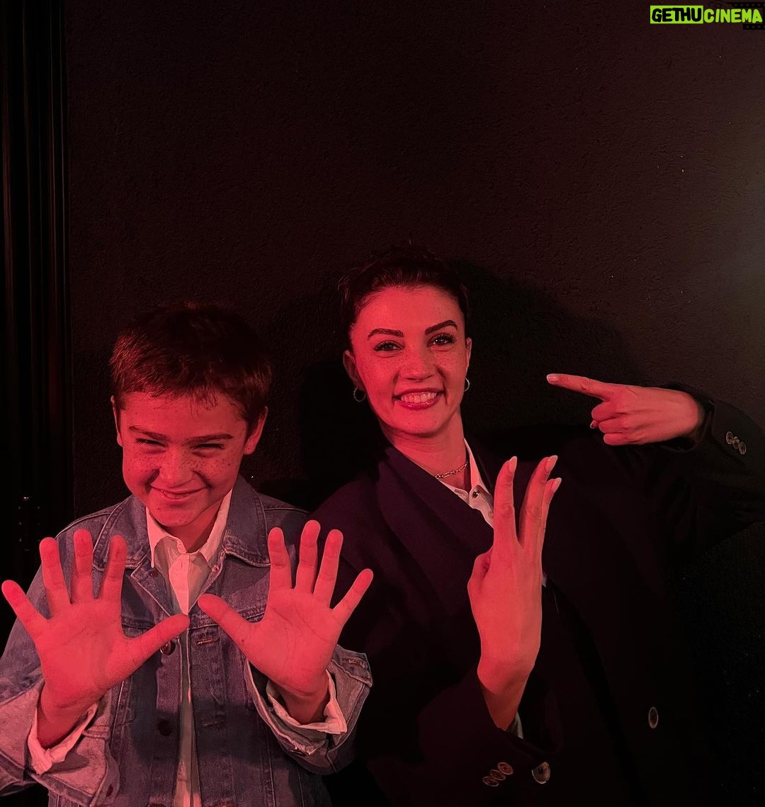 Burcu Özberk Instagram - Bugün Can’ın doğum günü 🎇 Hayatımda olduğun için mutluluğumu anlatmaya kelimeler yetmez🤍 Gözlerin parlasın diye her zaman yanında olacağım. Söz veriyorum ✨ Video bizim özetimiz🫢