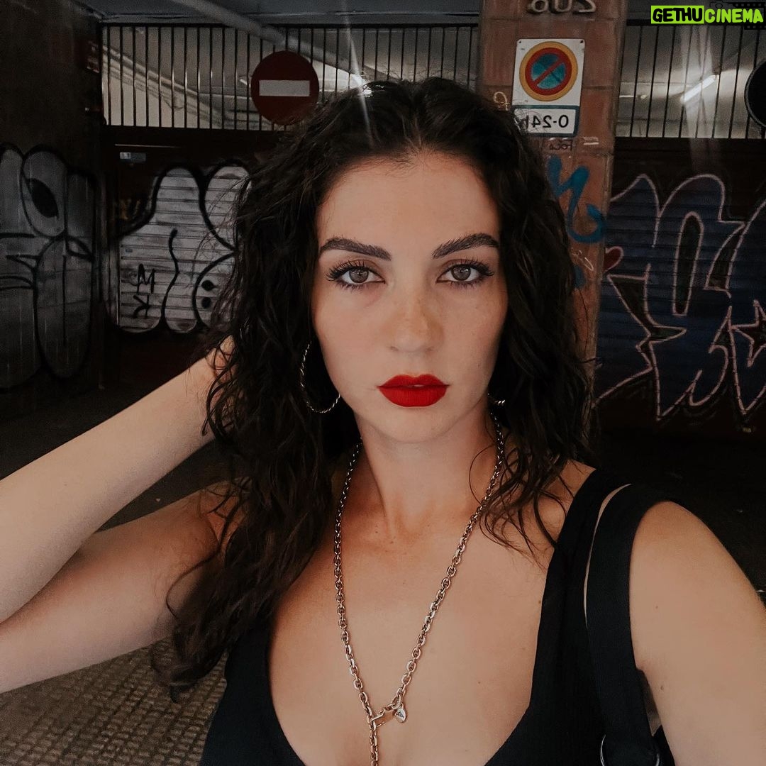 Burcu Özberk Instagram - Barcelona Barcelona 🍷