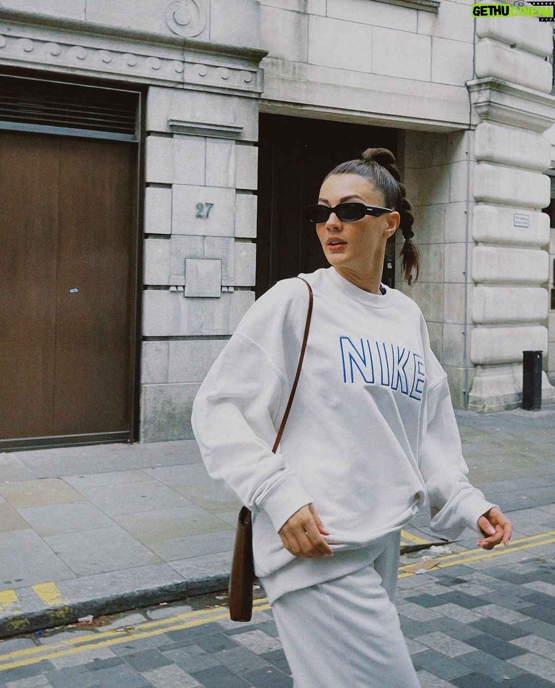 Burcu Özberk Instagram - I’ll be back soon 🖤 London, England, UK