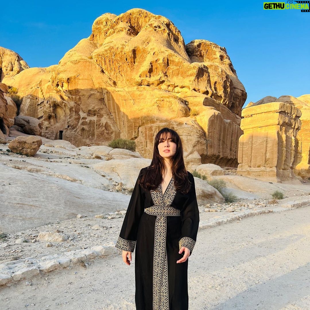 Burcu Özberk - 1 Million Likes - Ürdün🌻