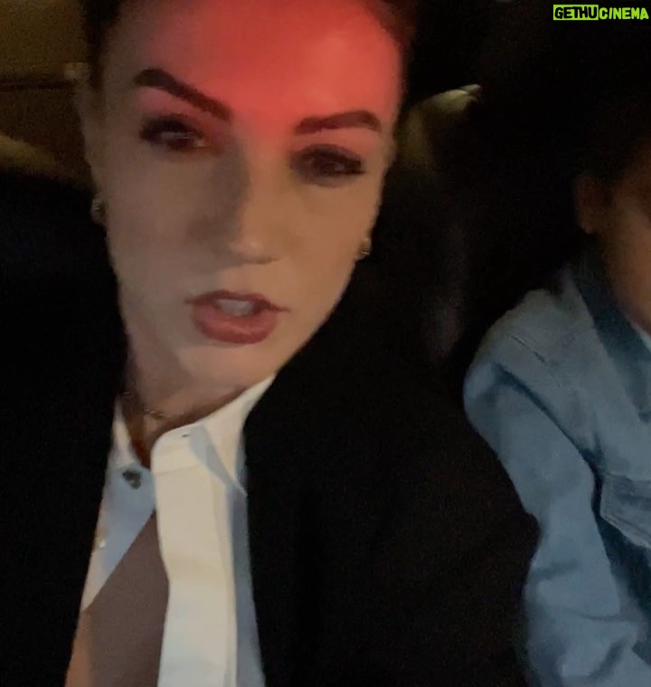 Burcu Özberk Instagram - Bugün Can’ın doğum günü 🎇 Hayatımda olduğun için mutluluğumu anlatmaya kelimeler yetmez🤍 Gözlerin parlasın diye her zaman yanında olacağım. Söz veriyorum ✨ Video bizim özetimiz🫢