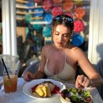 Burcu Özberk Instagram - Son fotoğraf favorim 😂😂😂