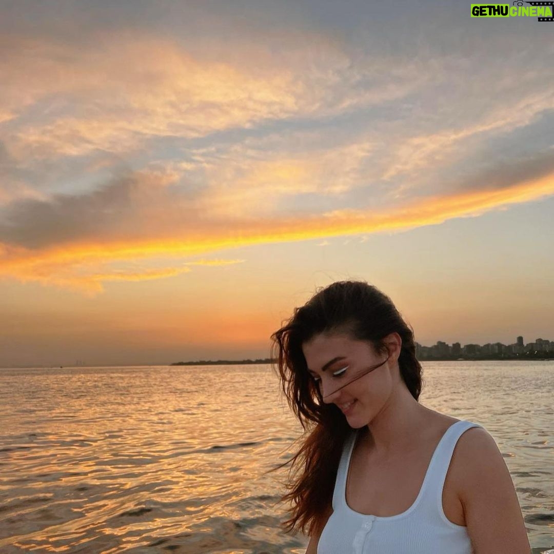 Burcu Özberk Instagram - Ne kadar güzel olabilirse 🤍