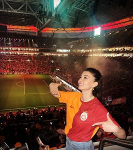 Burcu Özberk Instagram - 🦁 ŞAMPİYONLUK BİZE ÇOK YAKIŞTI🦁