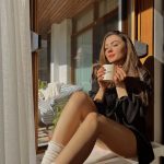 Burcu Özberk Instagram - Su sıcacık havalara geçebiliyor muyuz? 🤍🌸👼🏻