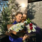 Burcu Özberk Instagram - Çiçekli bir pazar 🌺🌼🤍