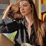Burcu Özberk Instagram - Su sıcacık havalara geçebiliyor muyuz? 🤍🌸👼🏻