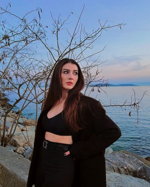 Burcu Özberk Instagram - Dolunay etkisi 🤍 🌕