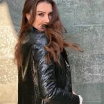Burcu Özberk Instagram - Saçlarını dağıtırsın, rüzgarlara bırakırsın 😅🤍😋