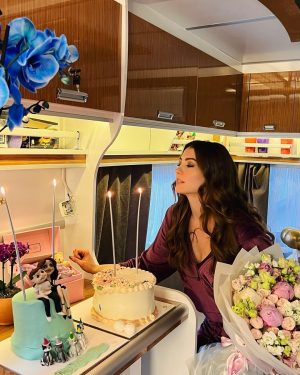 Burcu Özberk Instagram - Bir yaş daha aldım🤍