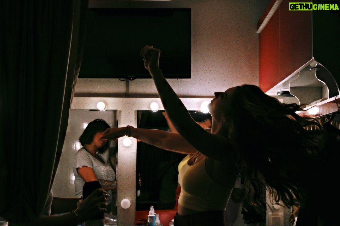 Burcu Özberk Instagram - 📸 @canalbayrakofficial Can’ımın gözünden ben🤍 Çok şanslıyım 🧚🏻♀️