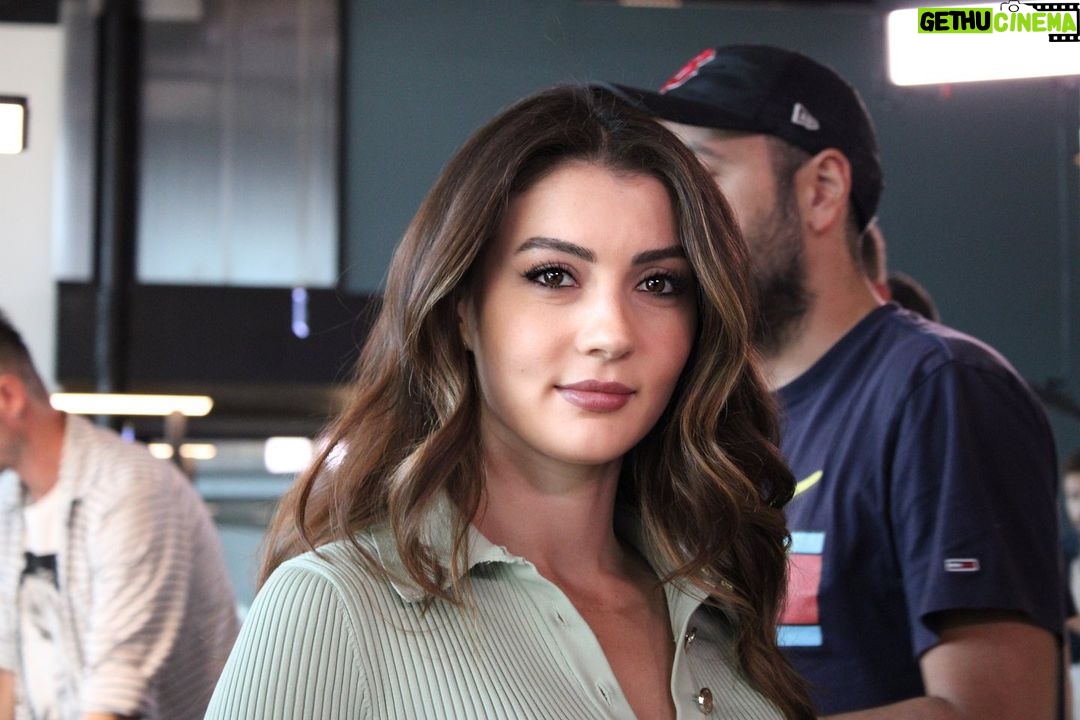 Burcu Özberk Instagram - 📸 @canalbayrakofficial Can’ımın gözünden ben🤍 Çok şanslıyım 🧚🏻♀️