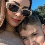 Burcu Özberk Instagram - Arkada “Hayat Sevince Güzel” çalıyor. 🤍
