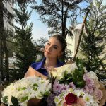 Burcu Özberk Instagram - Çiçekli bir pazar 🌺🌼🤍