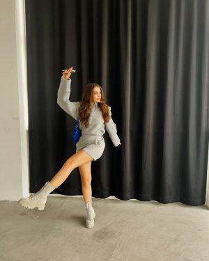 Burcu Özberk Instagram - E daha daha nasılsınız? 🙋🏻‍♀️😅