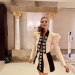 Burcu Özberk Instagram - Magazinciler derneğine bu anlamlı ödül için teşekkür ederim. 🙏🏻 Beni bu geceye hazırlayan aşkım; @parlaquestyling Makyajım için ;@hidayetkorkmaz_ Saçım için; @guneyaslanofficial Ayrıca; @raisavanessa ve @kismetbymilka ‘ya çok teşekkür ederim 🤍👼🏻🙏🏻