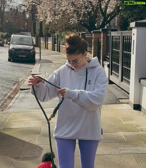 Burcu Özberk Instagram - Sunny sunday 🌞 Hollandpark