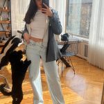 Burcu Özberk Instagram – Başımın tatlı belası ve yeni öğrendiğim ayna pozu🥹😅